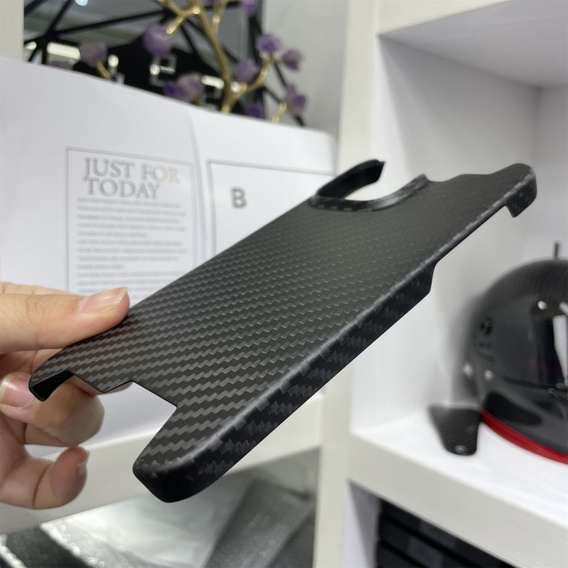 Чехол для iPhone 15 Pro Max, Carbon Fiber, матовый чёрный